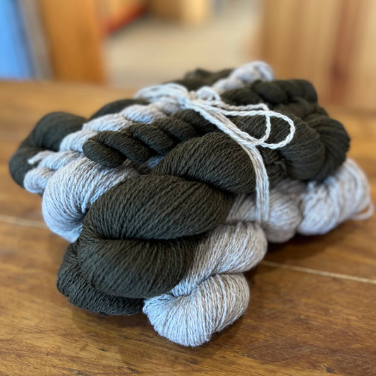 Rebel Sheep Mob Blanket - Curious Feeling